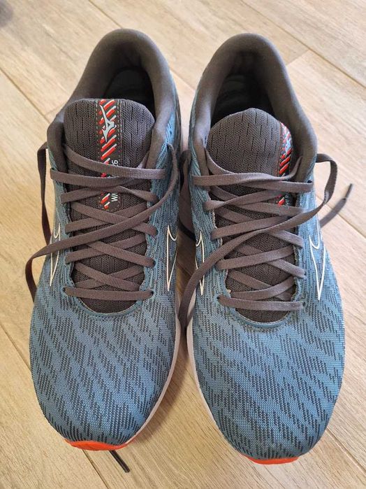 Маратонки Mizunu