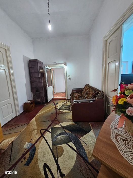 De închiriat casă din cărămidă în Roman, 500 mp teren, 3 camere