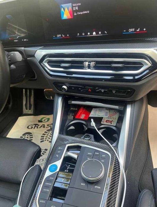 BMW i4                                                       .