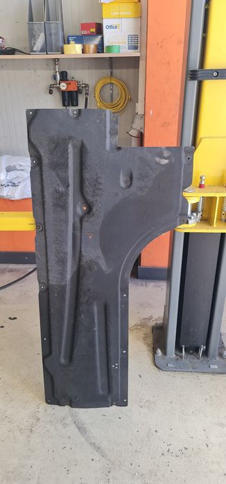 Кори под купе за BMW G20