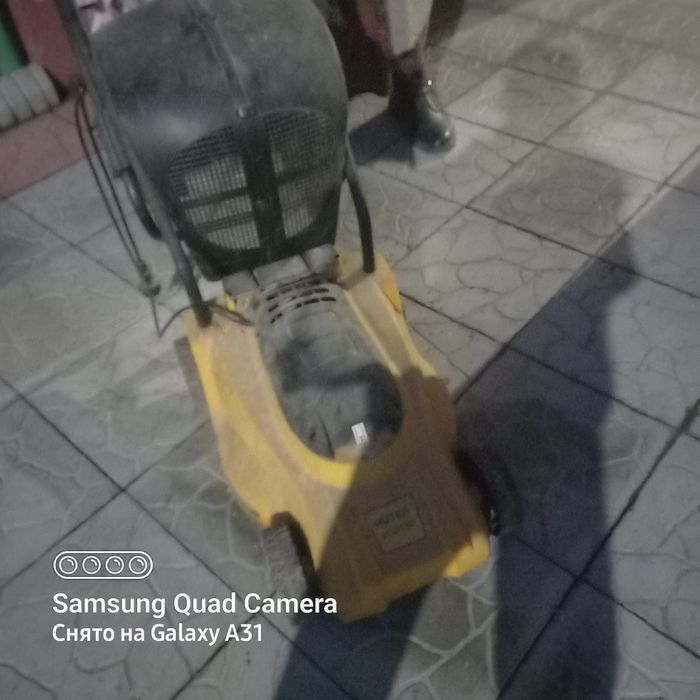 Газонокосилка б/у продам