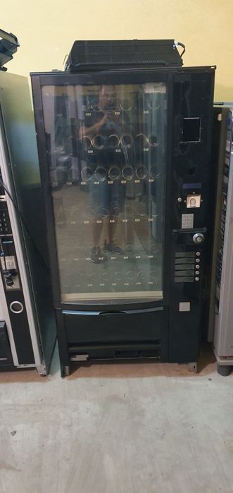 Automate de cafea,bauturi reci,snack sucuri GPE vitrine(necta,rhea)