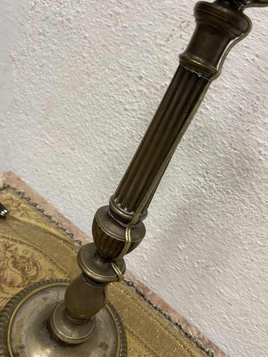 Голяма настолна лампа посребрена