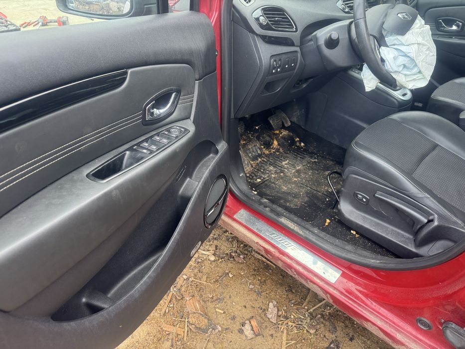 Piese caroserie renault scenic 3 Bose  motor 1.6 dci 130cp