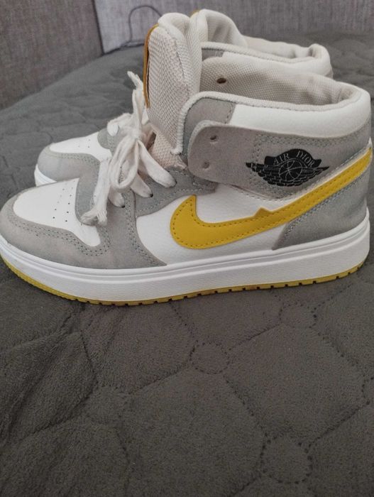 Кроссовки- конверсы. 36 размер