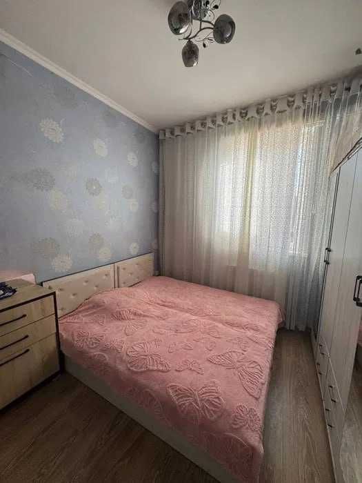 Мирзо-Улугбек, район Максима Горького; рядом школа Diplomat, БУЗ базар