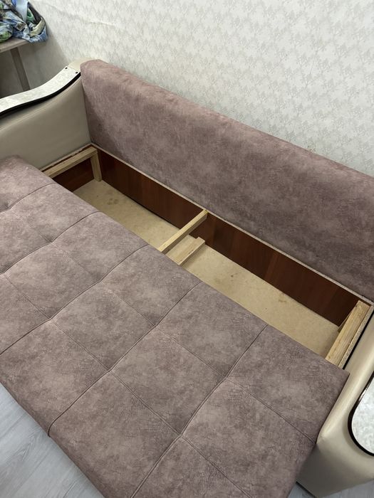 Продам диван в отличном состоянии