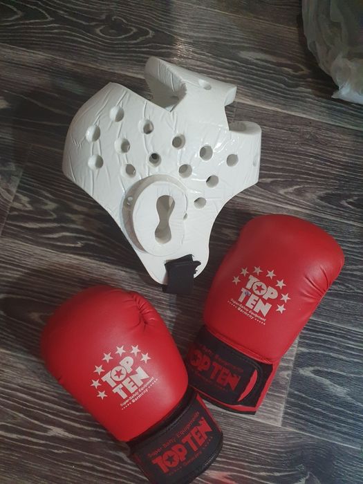 Шлем для единоборств, таэквандо