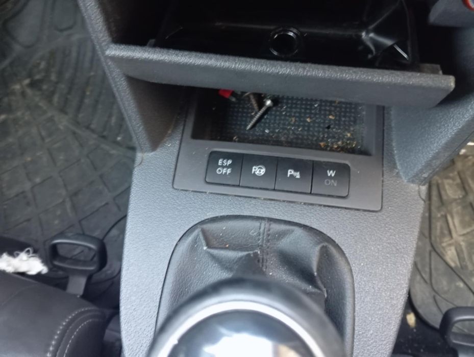 Продавам Vw Touran 2.0 170 6  BMN скорости НА ЧАСТИ