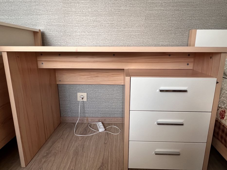 Письменный стол