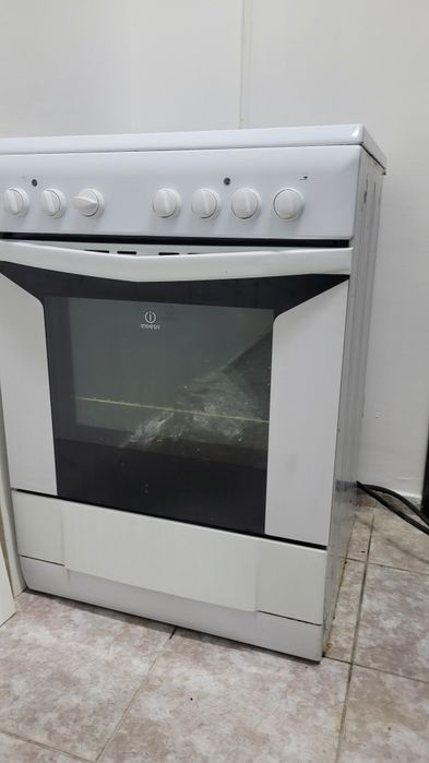 Электроплита" lNDESIT"