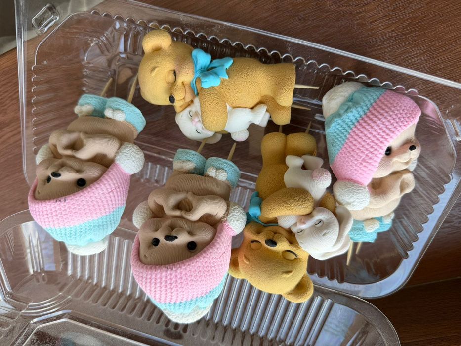 Декоры для торта , шарики. Всё что на фото за 10000