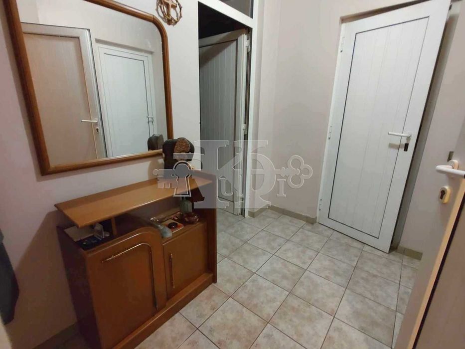 Продава се Къща в Добрич, Дружба 1 - 410 кв.м за 561 €/кв.м - Снимка #7