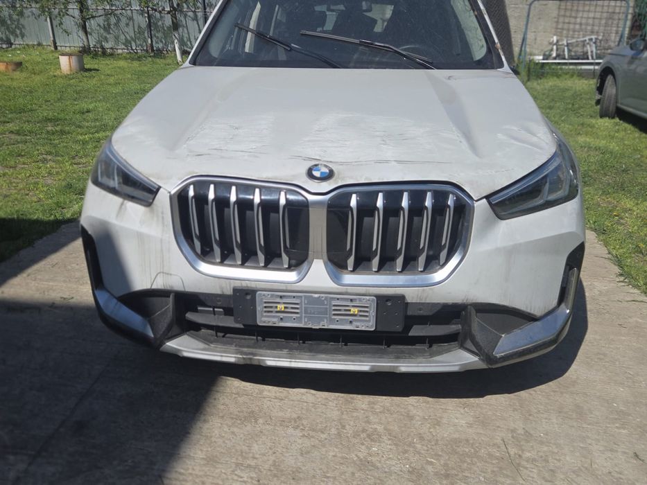 Vând bmw x1  avariat