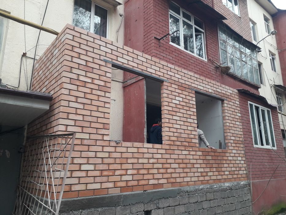 Кладка балкона аблицовичним