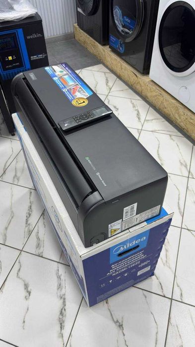 Кондиционер Midea Niverter Naomi pro 12000 btu