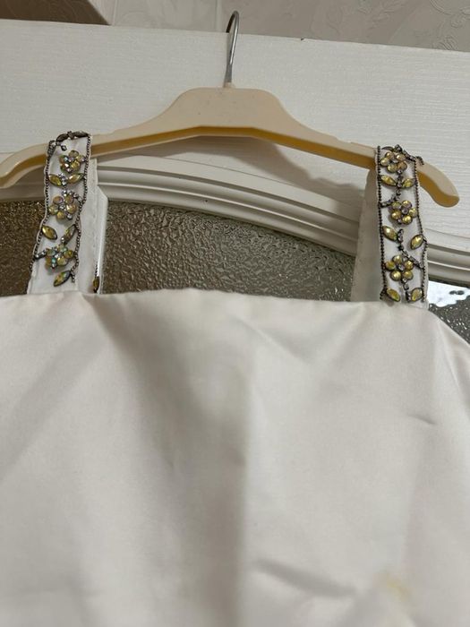 Продам нарядные платья