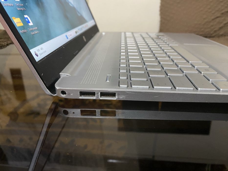 Hp 15 s amd ryzen 5 5500 with radeon graphs