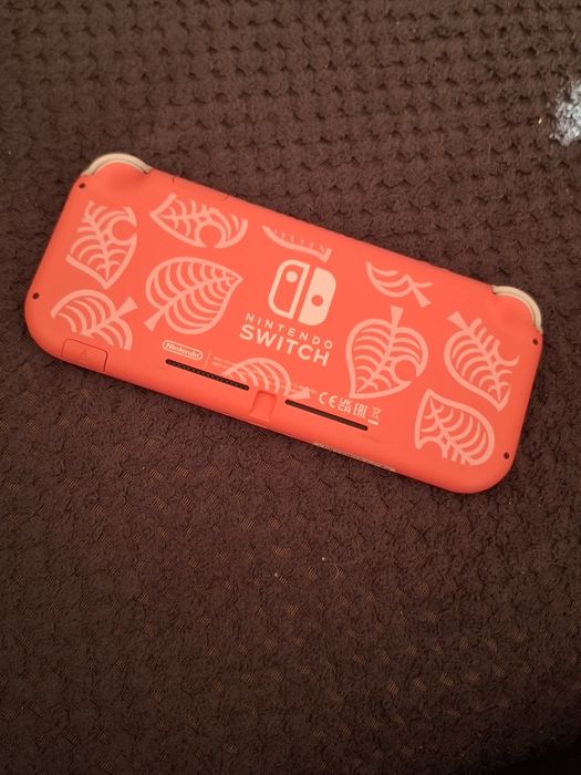 Nintendo Switch + Super Mario – Отлично състояние, готов за игра!