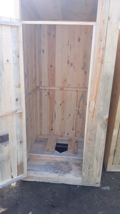 Туалет деревянный