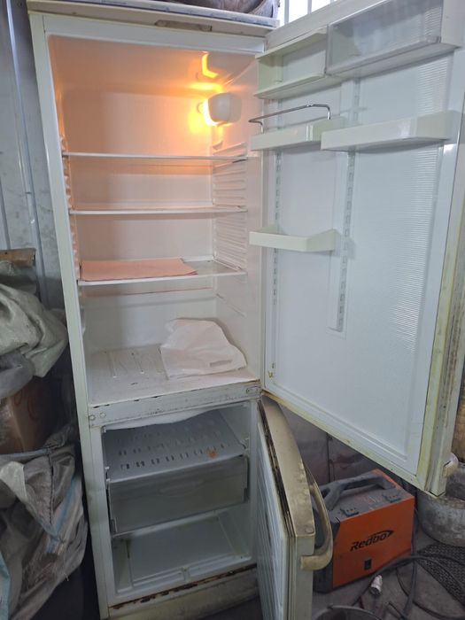 Холодильник с морзильником