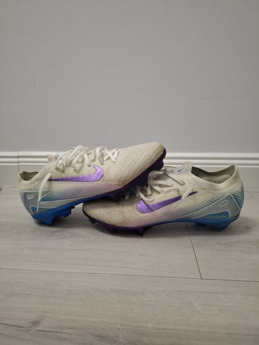Ghete de fotbal nike