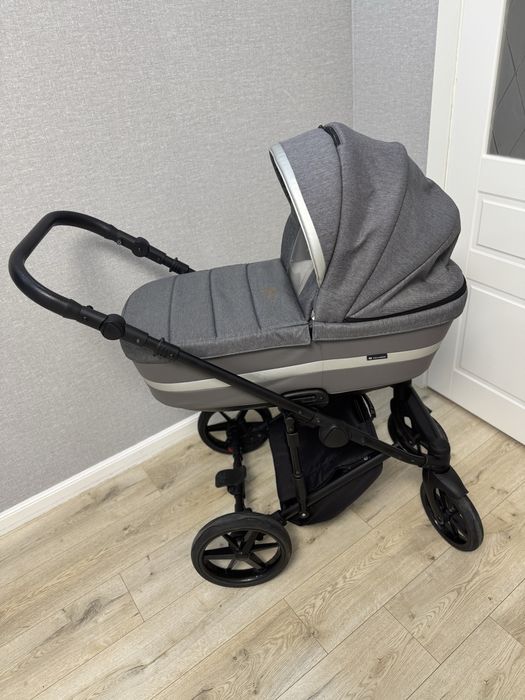 Продаю Коляску 2 в 1