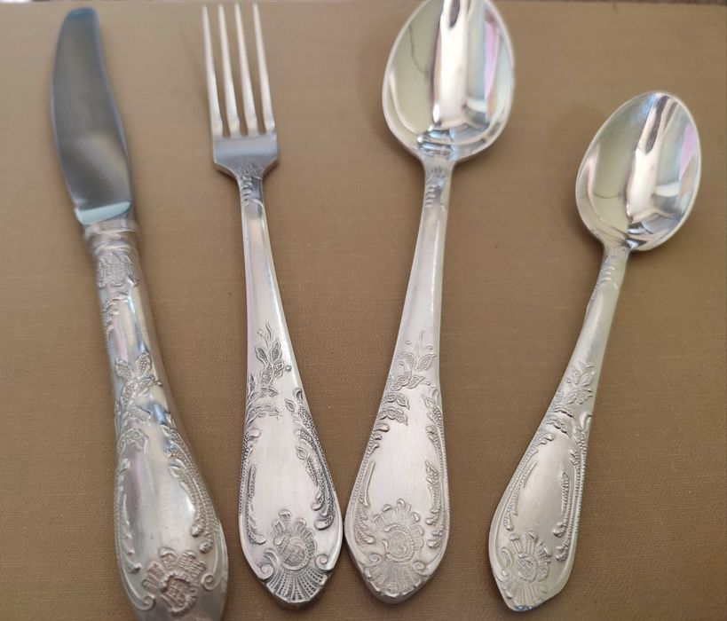 Посребрени прибори за хранене МНЦ