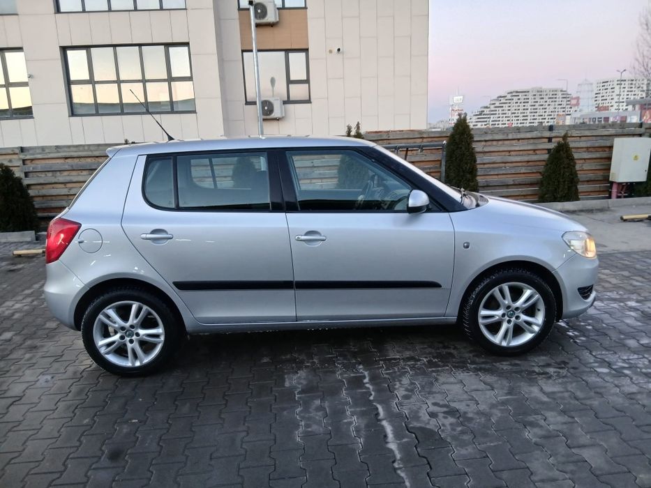 SKODA Fabia 2012 — imagine 3