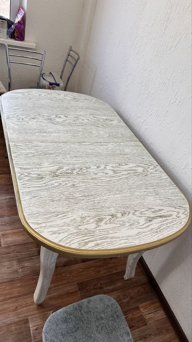 Кухонный стол размер 1.50