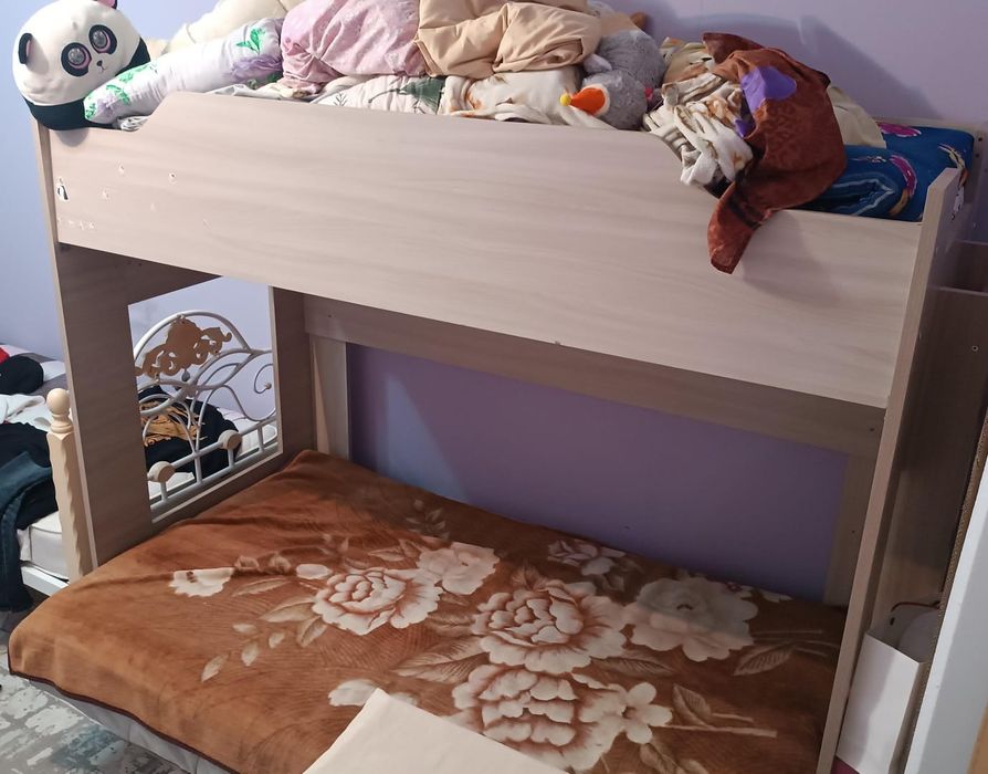 Двухъярусная кровать