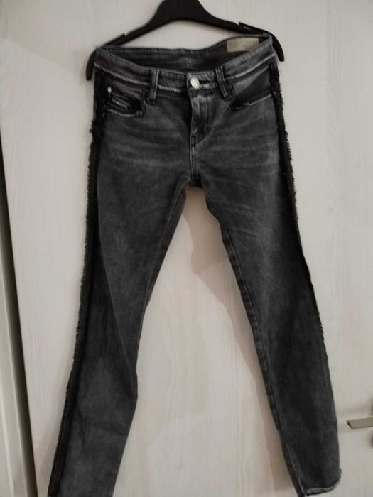 Оригинални слим дънки Levis,Diesel