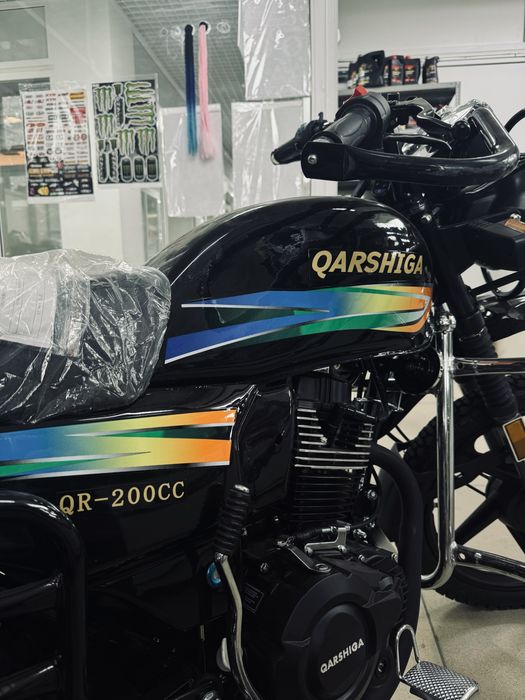 Qarshiga 200CC black/white