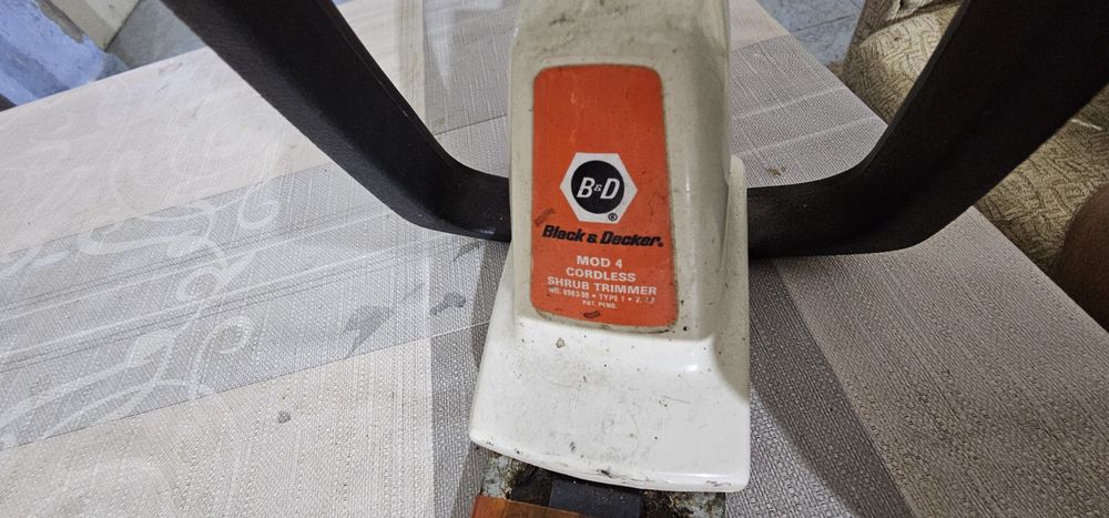 Храсторез Black&Decker