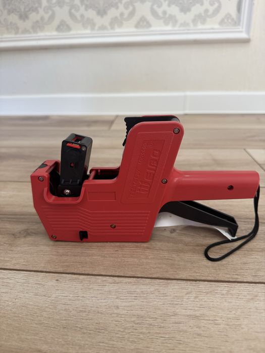 Пистолет для ценников.