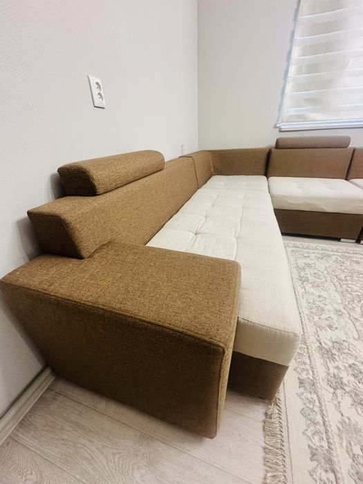 Угловой семейный диван