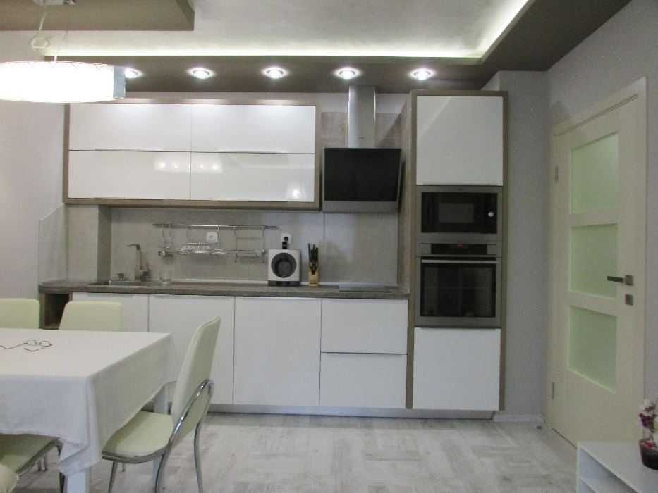 Дава се под наем Тристаен апартамент в Пловдив, Съдийски - 67 кв.м за 425 € - Снимка #2