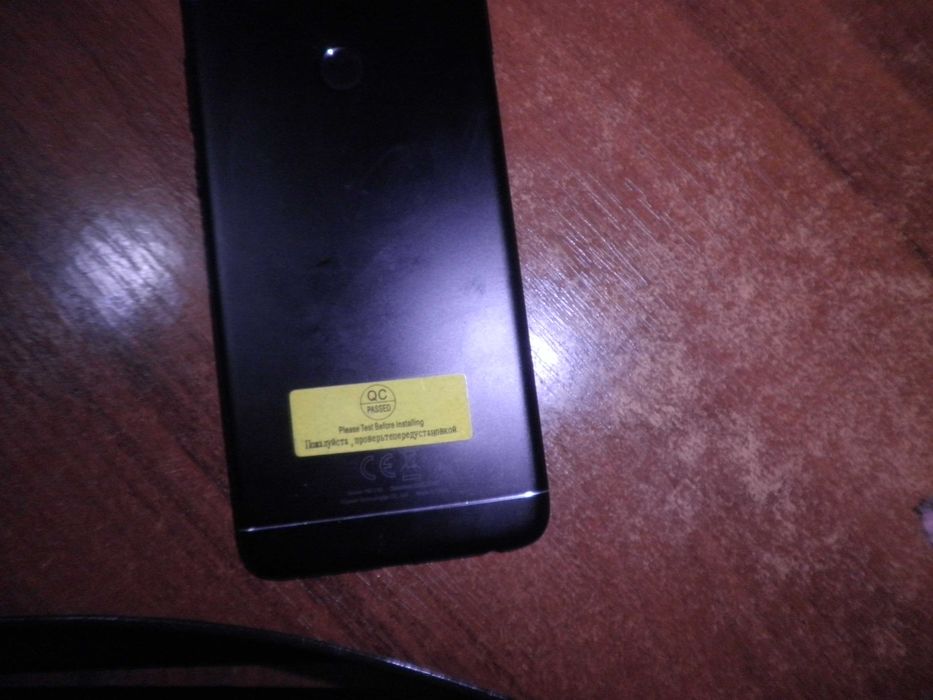 продам телефон HUAWEI P Smart