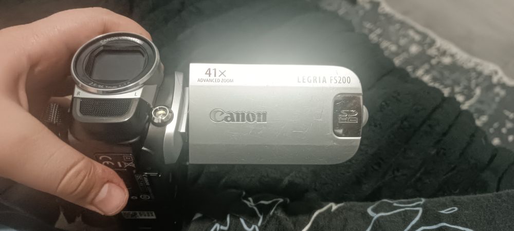 Камера canon Legria FS200