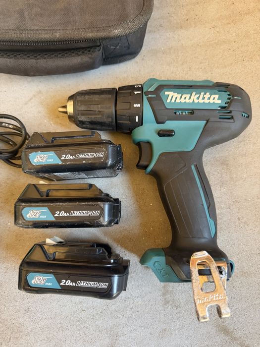 Makita DF333D 12V винтоверт