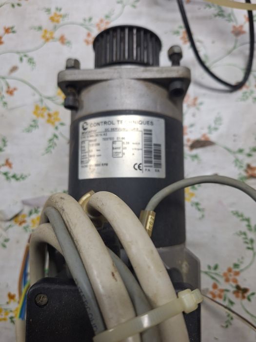 Servomotoare de dc și ac de la producători diferiți