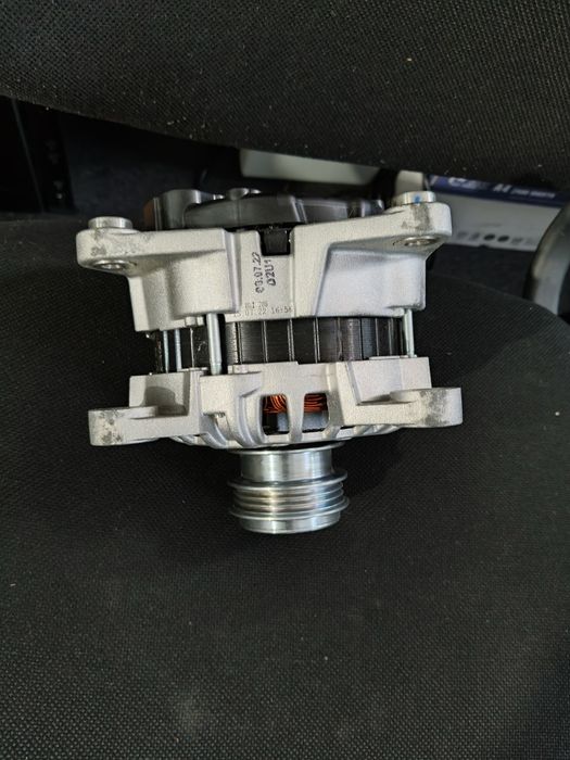 Alternator Dacia  Logan 1.2 cu un pin la releu