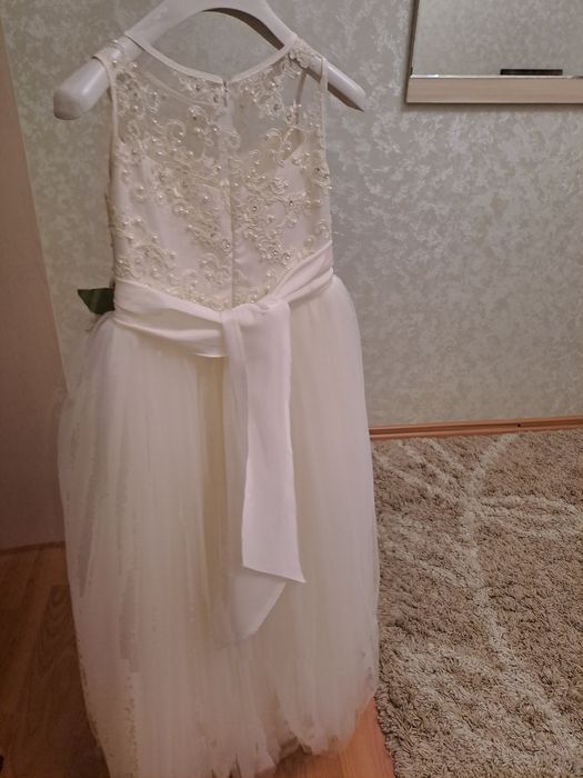 Продам белое платье