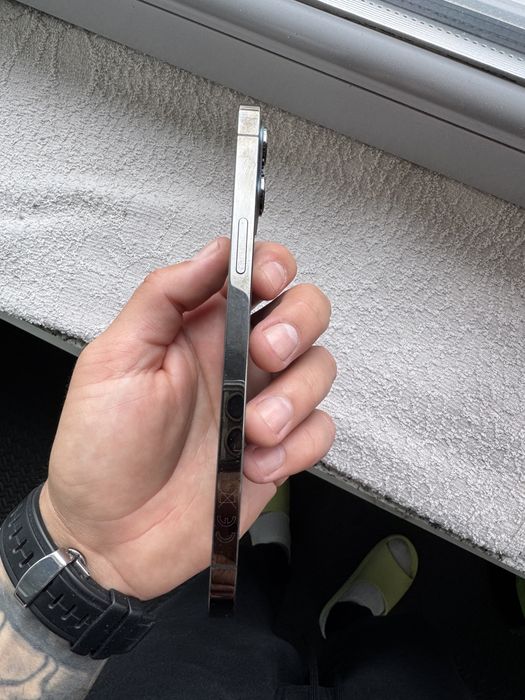 Iphone 12 pro max ..
