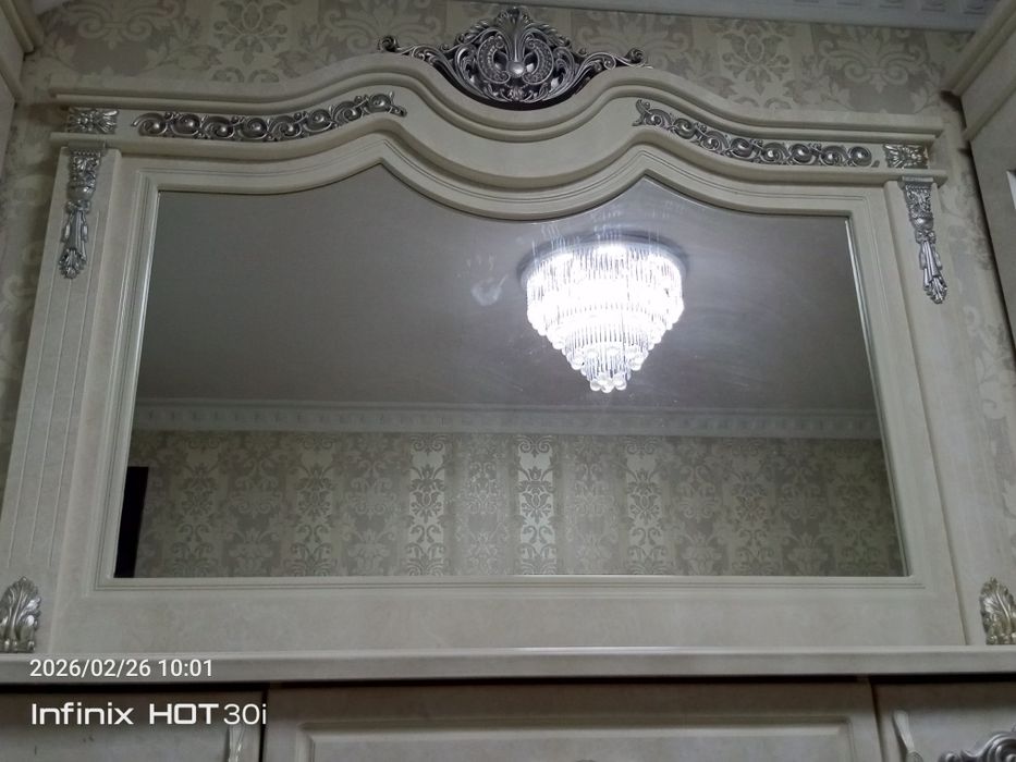 Penal kamod va stol stuli bilan