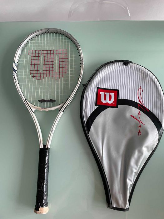 Vand racheta tenis Wilson, cu rama din titan si husa, plus bonus: racheta tenis Artengo