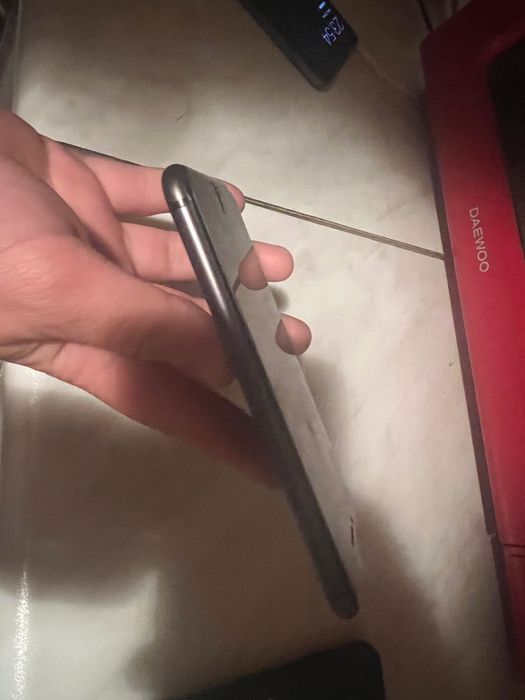 Vand iPhone 8 64 gb ca nou
