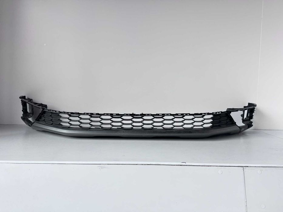 решетка предна броня VW Tiguan 2016-2020 г. #1116V.