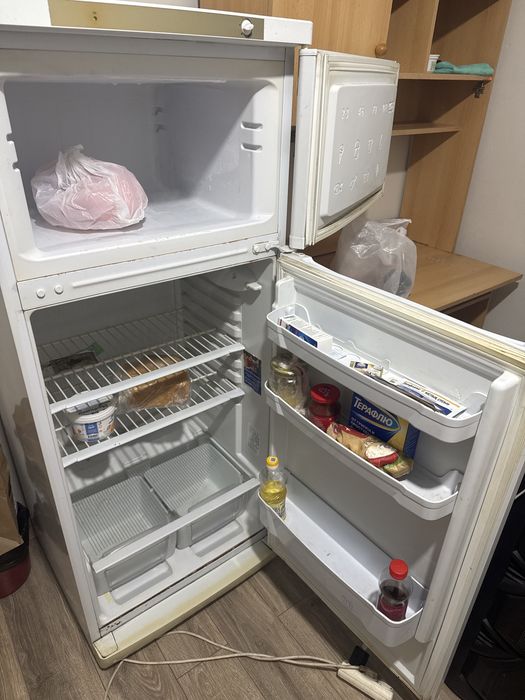 Холодильник Индесит , бушный , есть торг