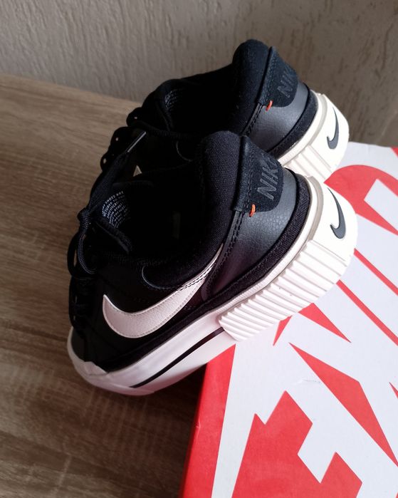 Спортни дамски обувки Nike